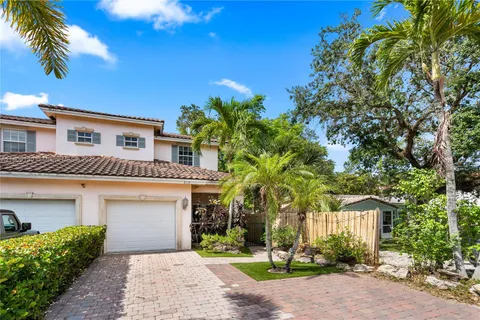 849 SW 11th Ct, Fort Lauderdale FL 33315