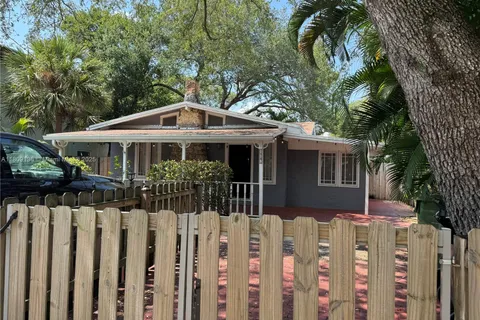 817 SW 4th Ct, Fort Lauderdale FL 33312