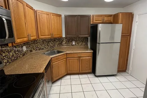 6361 N Falls Cir Dr # 211, Lauderhill FL 33319
