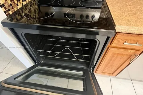 6361 N Falls Cir Dr # 211, Lauderhill FL 33319