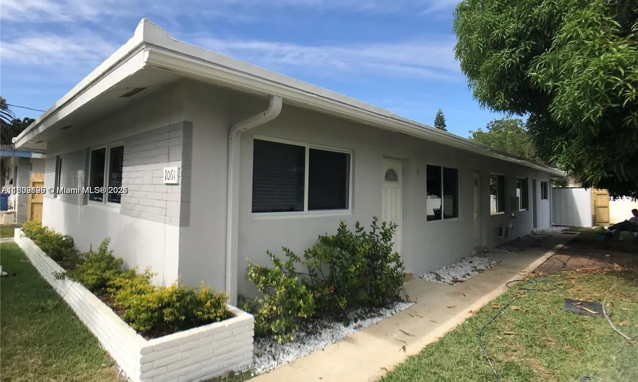 1061 NE 34th # 3, Oakland Park FL 33334