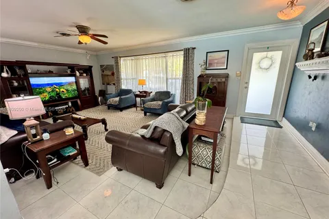 8230 SW 150th Dr, Palmetto Bay FL 33158