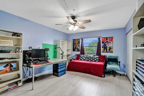 6555 W Broward Blvd # 412, Plantation FL 33317