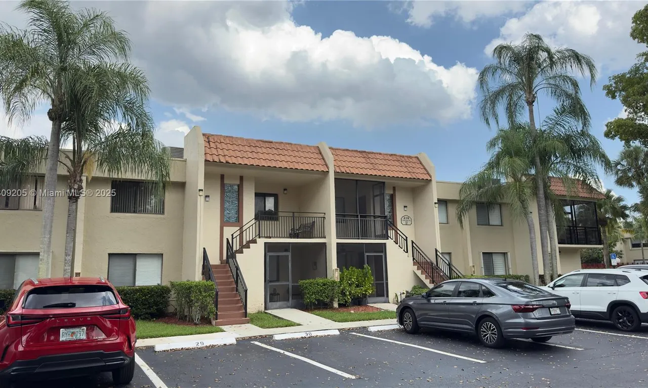 410 Lakeview Dr # 103, Weston FL 33326