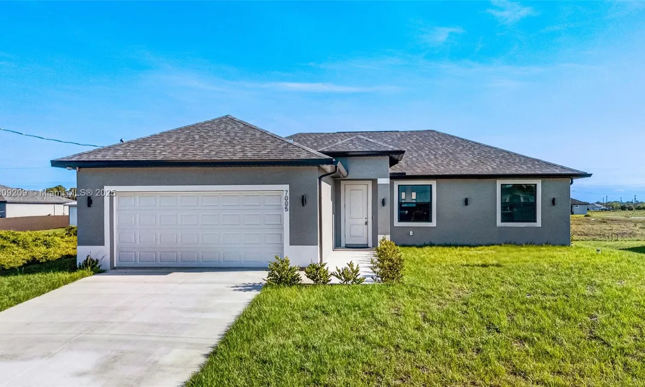 8106 OLIVE CT, La Belle FL 33935