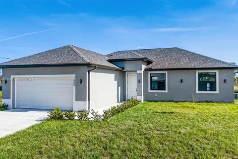 8106 OLIVE CT, La Belle FL 33935