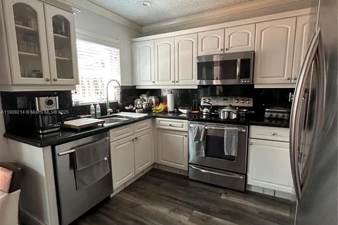 10054 SW 163rd Ct, Miami FL 33196