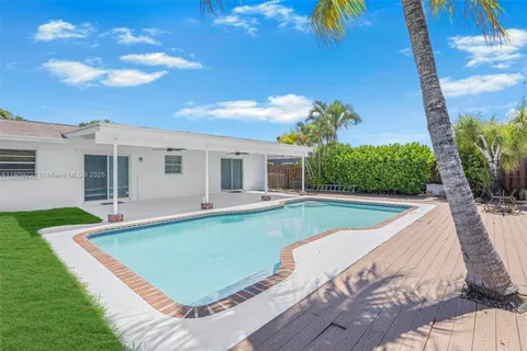 11155 SW 112th Ter, Miami FL 33176