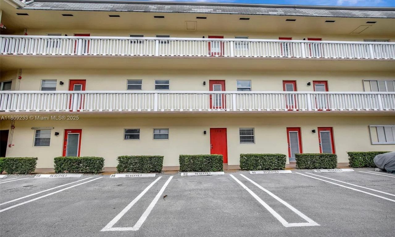 4441 NW 16th St # J108, Lauderhill FL 33313