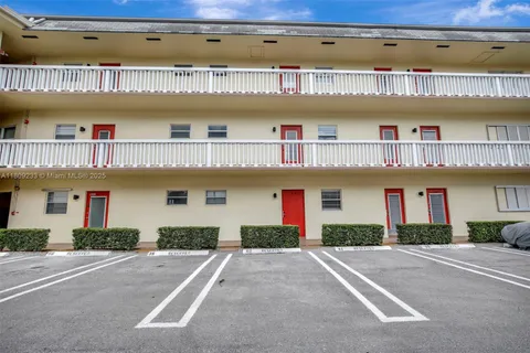 4441 NW 16th St # J108, Lauderhill FL 33313