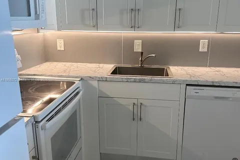 2401 S Ocean Dr # 2102, Hollywood FL 33019