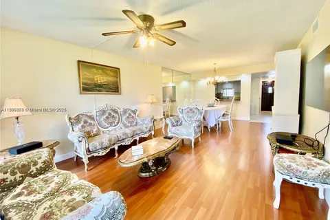 671 S Hollybrook Dr # 104, Pembroke Pines FL 33025
