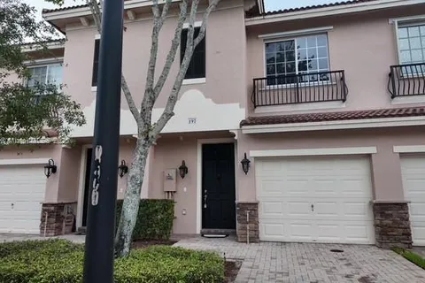 197 Las Brisas Cir # 197, Sunrise FL 33326