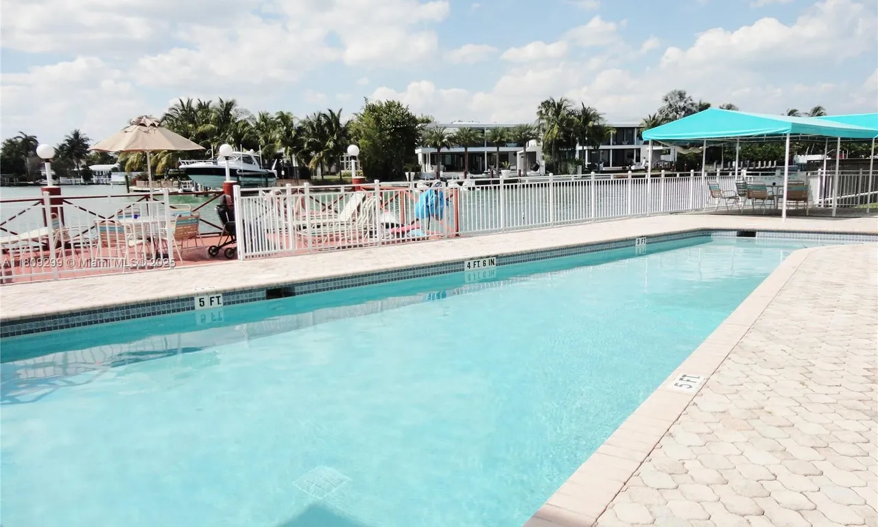 4740 Pine Tree Dr # 32, Miami Beach FL 33140