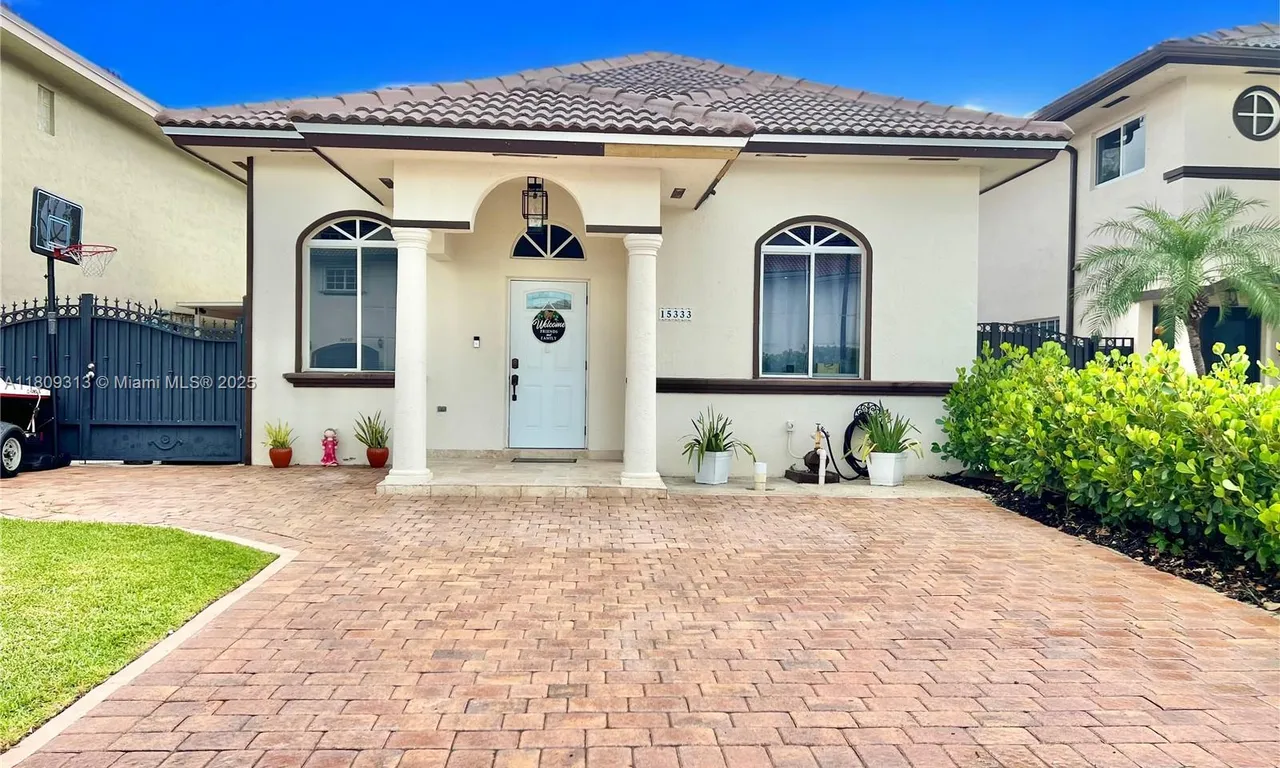 15333 SW 40th Ter, Miami FL 33185