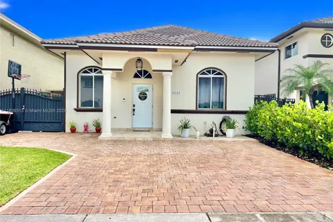 15333 SW 40th Ter, Miami FL 33185