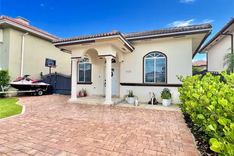 15333 SW 40th Ter, Miami FL 33185