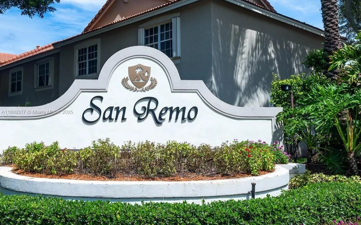 1051 Sorrento Dr, Weston FL 33326