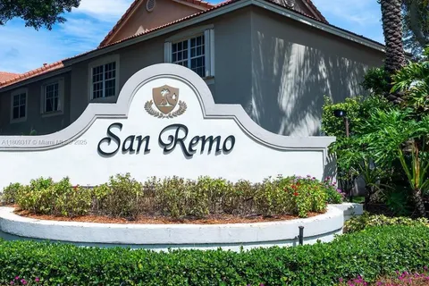 1051 Sorrento Dr, Weston FL 33326