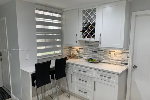 1051 Sorrento Dr, Weston FL 33326