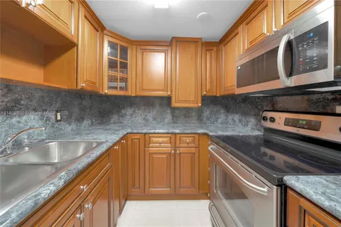 1701 NW 37th Ave # B, Miami FL 33125
