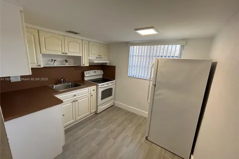 17 NE 2nd Ave # 108, Dania Beach FL 33004