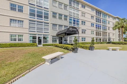 2333 Indian River Blvd # 306, Vero Beach FL 32960