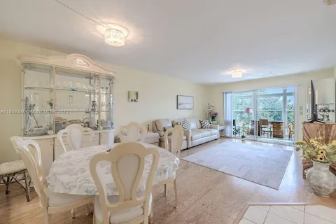 2333 Indian River Blvd # 306, Vero Beach FL 32960