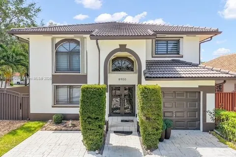 8900 NW 153rd Ter, Miami Lakes FL 33018