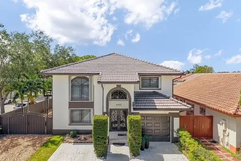 8900 NW 153rd Ter, Miami Lakes FL 33018