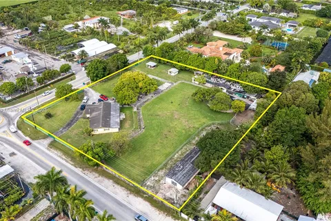 12201 SW 47th St, Miami FL 33175
