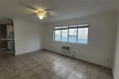 305 69th St # 106, Miami Beach FL 33141