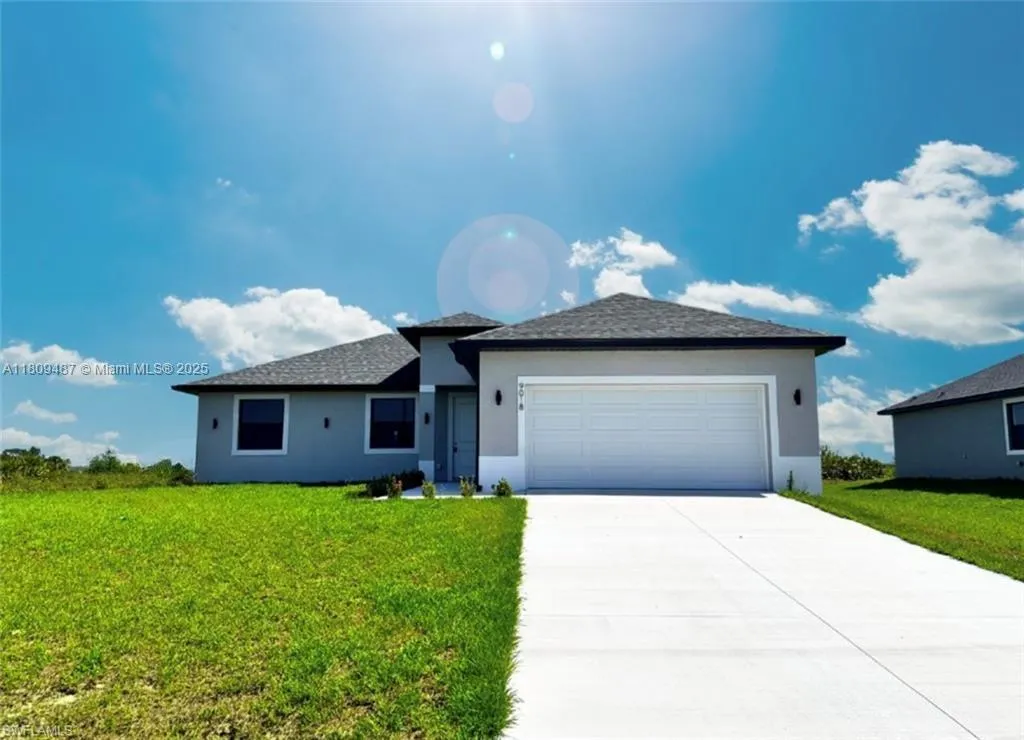 9018 W CASTLE CIR, La Belle FL 33935