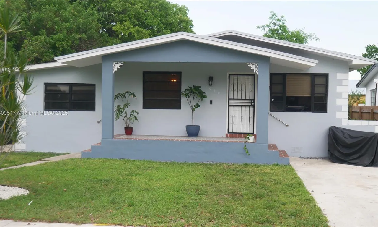 1930 NW 55th St, Miami FL 33142