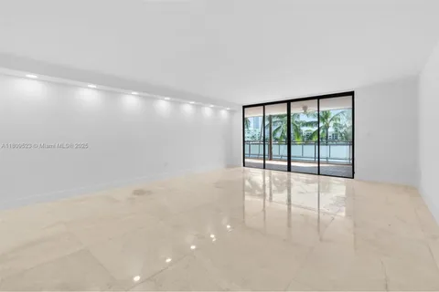 2300 Diana Dr # 302, Hallandale Beach FL 33009