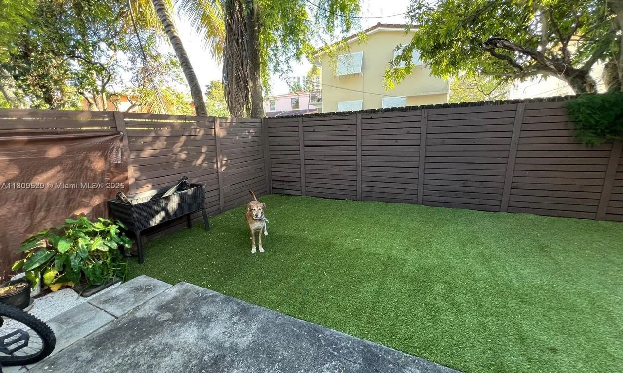 938 SW 6th St # 8, Miami FL 33130