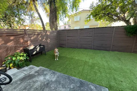 938 SW 6th St # 8, Miami FL 33130