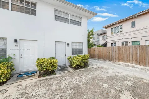 938 SW 6th St # 8, Miami FL 33130