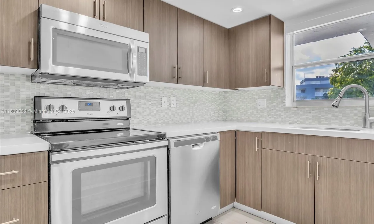 9373 Fontainebleau Blvd # K224, Miami FL 33172