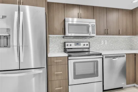9373 Fontainebleau Blvd # K224, Miami FL 33172