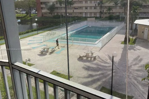 1770 NE 191st St # 1, Miami FL 33179