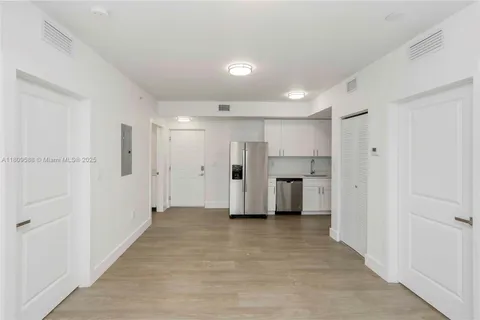 1620 NW 18th St # 202, Miami FL 33125