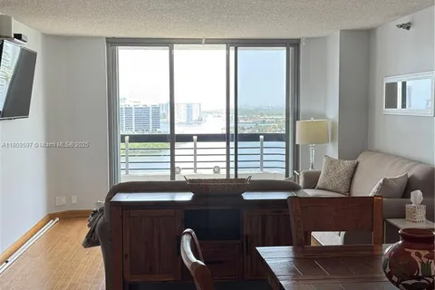 3400 NE 192nd St, Aventura FL 33180