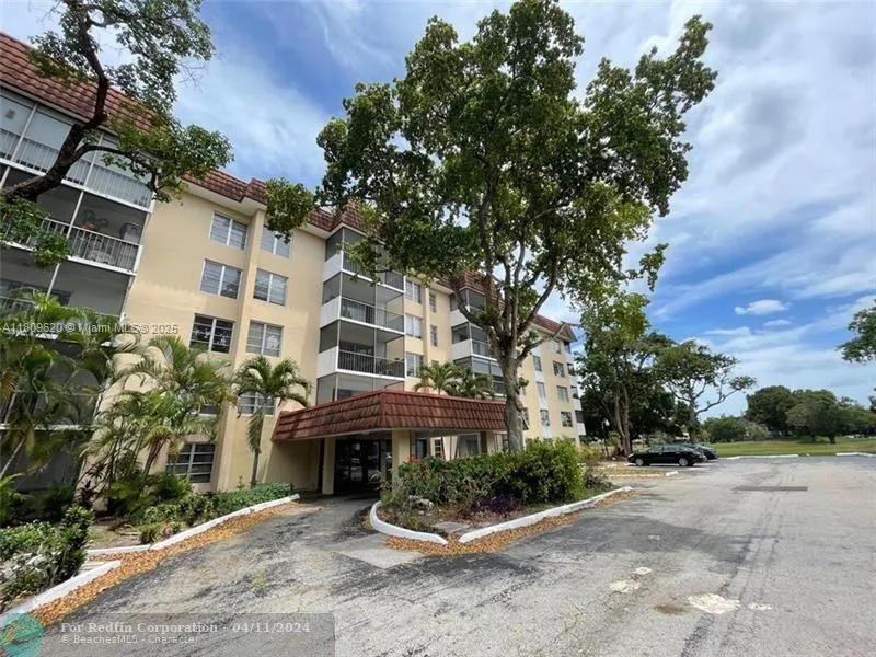4156 Inverrary Dr # 204, Lauderhill FL 33319