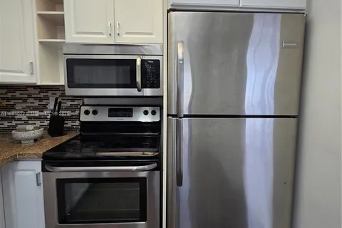 17890 W Dixie Hwy # 302, Miami FL 33160
