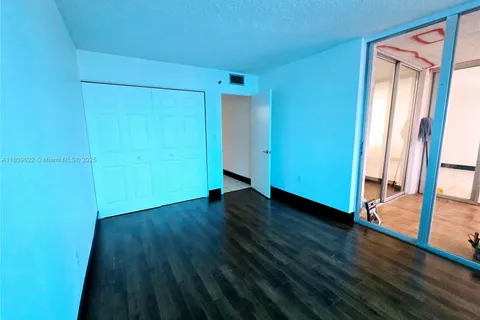 17890 W Dixie Hwy # 302, Miami FL 33160