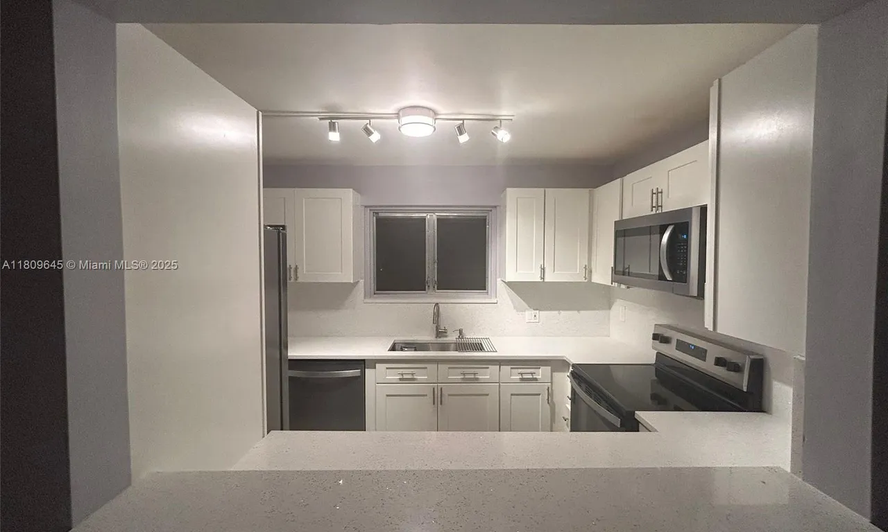 394 N Laurel Dr # 303, Margate FL 33063