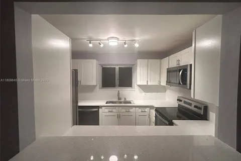 394 N Laurel Dr # 303, Margate FL 33063