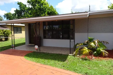 2631 Alcazar Dr, Miramar FL 33023