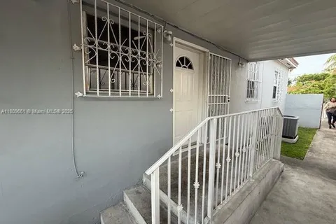 5642 SW 5th St, Miami FL 33134
